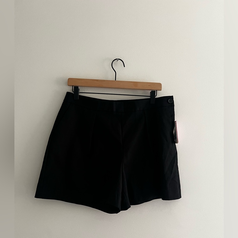 NWT Riley & Me Black High Rise Button Side Shorts Size 10 Faux Back Pocket